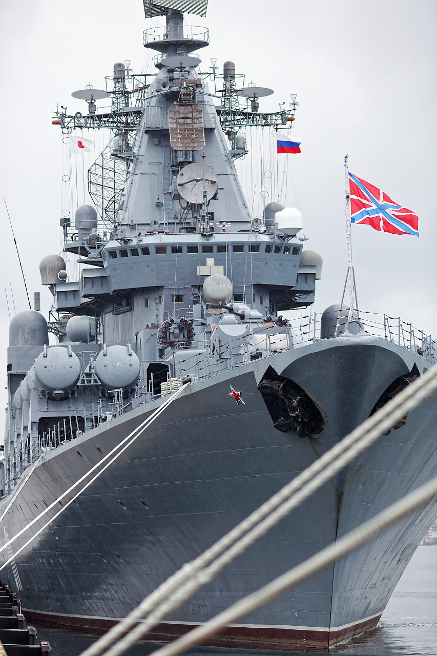 ロシア海軍ミサイル巡洋艦ヴァリャーク（Варяг）の2018年函館港訪問